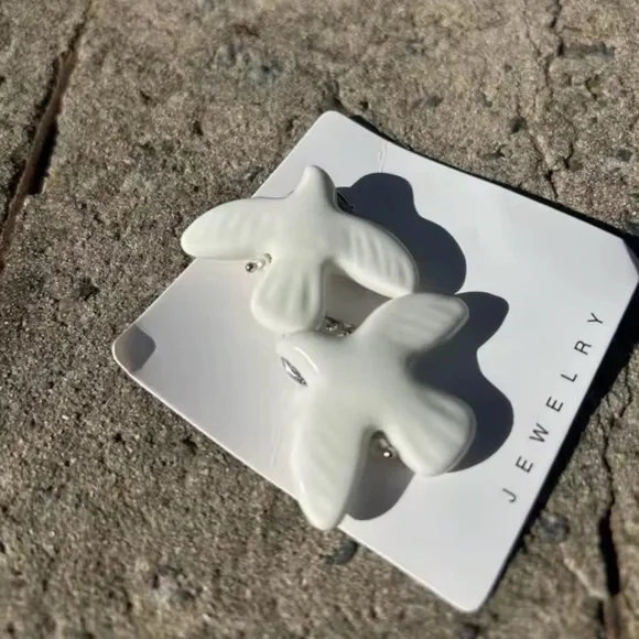 Round Ear Hoop White Peace Dove Earrings Jewelry - Picture 6 of 13